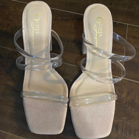 Heels - Picture 4 of 5